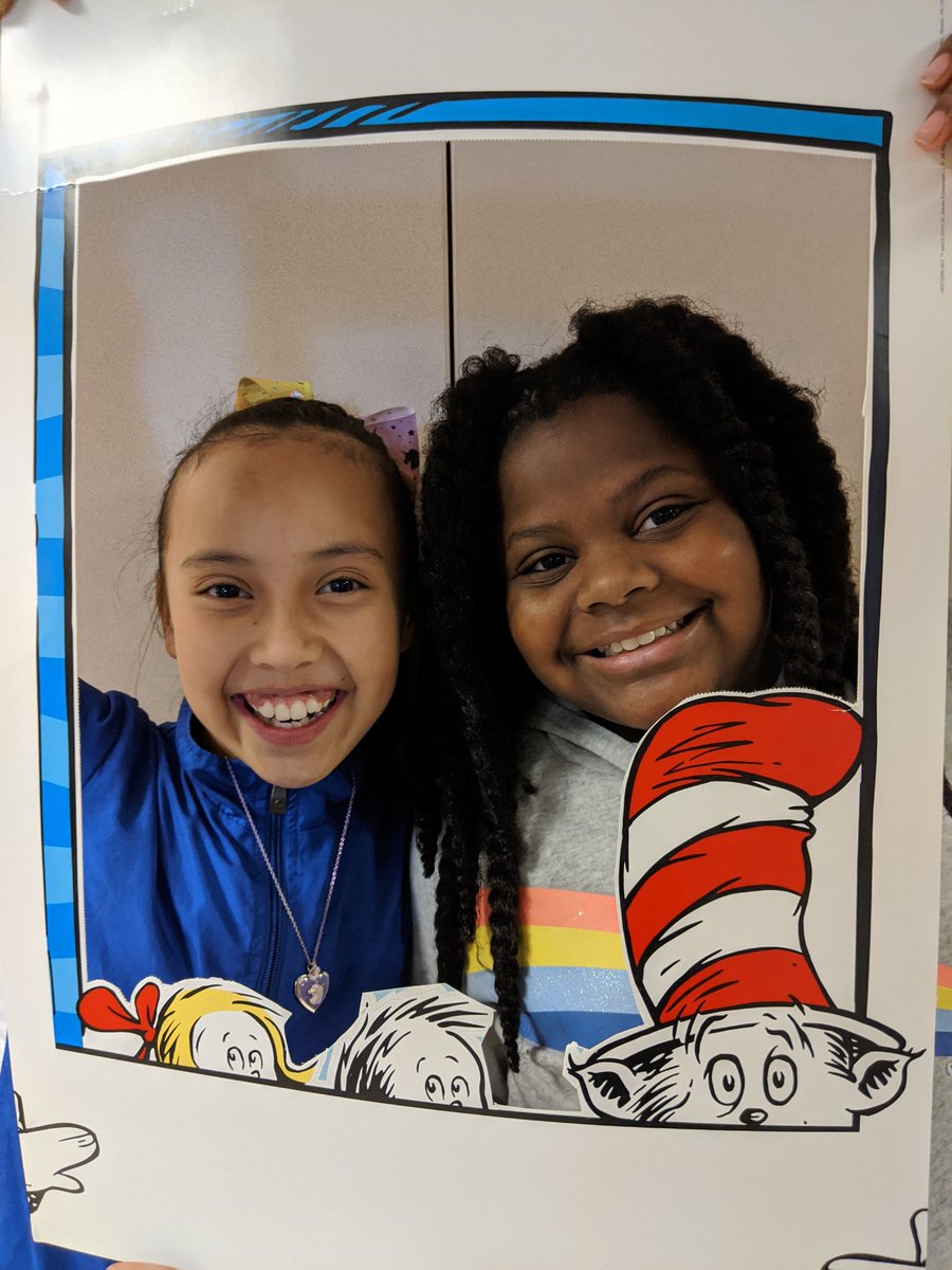 ErbeKatie's tweet photo. Happy Birthday Dr. Seuss!! We loved completing research on your life and accomplishments!! Reading is our thing!!! @Team_AcworthES  #ReadAcrossAmerica #teamacworth https://t.co/Xy8AI4gt56