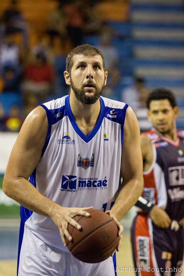 basqueteblu's tweet photo. O Basquete Blumenau anuncia a contratação do pivô Atílio, de 37 anos, com carreira de grande experiência no basquete nacional. Mais um atleta que chega para somar e fortalecer o elenco da Aracuã. https://t.co/1psCiNMvDs