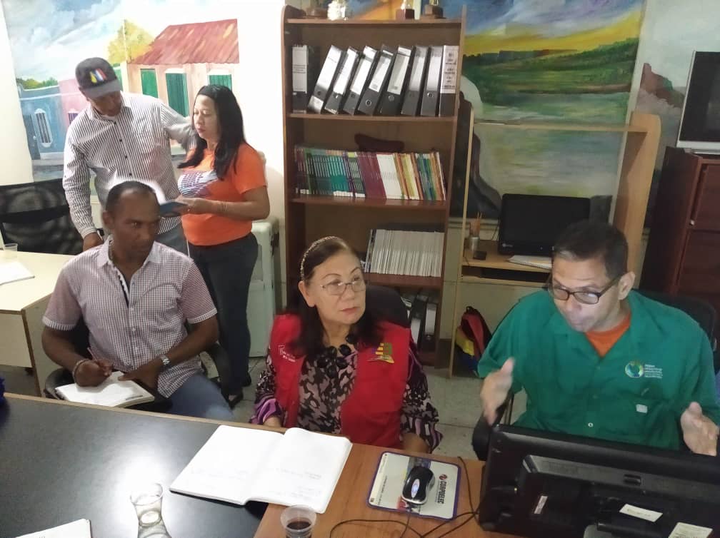 divinfobol's tweet photo. #BolivarTrabajoyEsfuerzoConjunto Mesa de Trabajo articulada. Programación de Ahorro Energético, con participación de las Divisiones de los Niveles, modalidades, Supervisión, Com. Educativa en Unión con el Pueblo, Investigación y Formación, Soberanía, Indígena y CORPOELEC. https://t.co/DuuFQ48ZQm