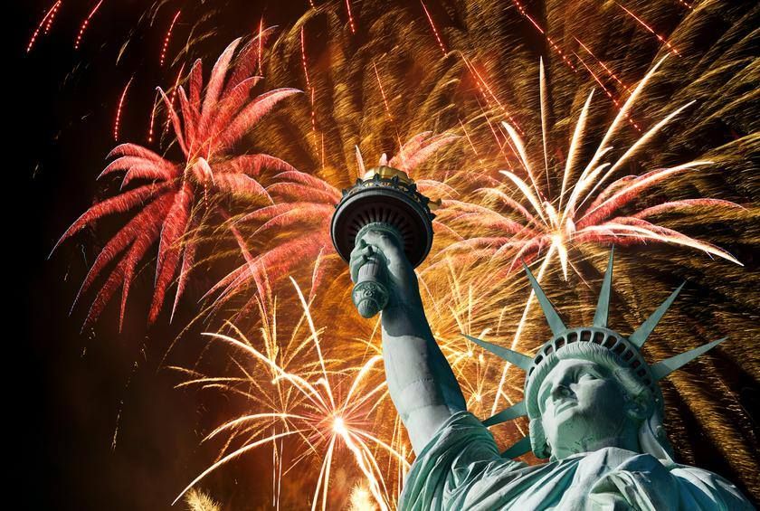 TripMoxie's tweet photo. July 4th in NYC is something not to be missed! With a July 4th BBQ &amp; Fireworks cruise, you can enjoy the day in a unique way. Let @TripMoxie plan your July 4th NYC celebration!
#NewYorkCity #july4th #fireworks #Travel #vacation #cruise #Manhattan #timessquare #broadway #tripmoxie https://t.co/O5zYkMwO8W