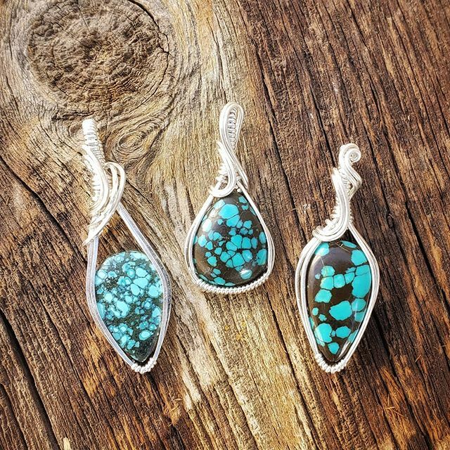 sagebrushbeyond's tweet photo. Real Turquoise truly makes my heart sing!! What stone speaks to you?? 💙💙💙
.
#turquoise #turquoisejewelry #turquoisecabochon #naturalturquoise #realturquoise #genuineturquoise #wirewrappedjewelry #wirewrapping #wirewrap #stonejewelry #semipreciousston… https://t.co/93BksvG5pE https://t.co/Nci2UjsQAb