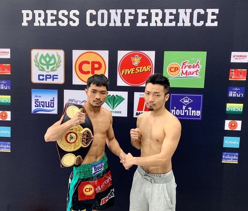 julianisjulius's tweet photo. Pesaje en Tailandia: 
- Knockout CP Freshmart (c) 105 lb. 
- Norihito Tanaka 🇯🇵: 104.8 lb. 
Mañana martes, Mundial WBA peso mínimo 

📸 @WBABoxing https://t.co/8z2pPO5vMC