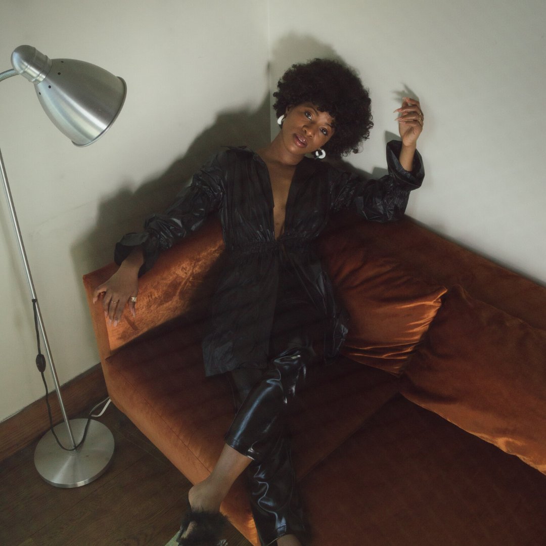 TheFolklore's tweet photo. For our latest 'Observations' editorial, R&amp;B singer-songwriter @KingCourtnie welcomed us into her Brooklyn home to explain how she finds balance in the world. Courtnie wears @iamISIGO and @Pichulik. https://t.co/iH87NDht6c https://t.co/PpkYzJssUk
