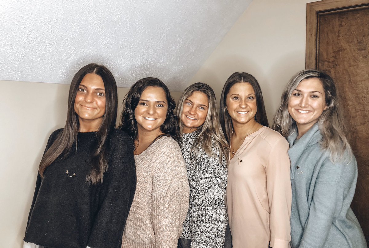 Alpha Sigma Tau tweet media