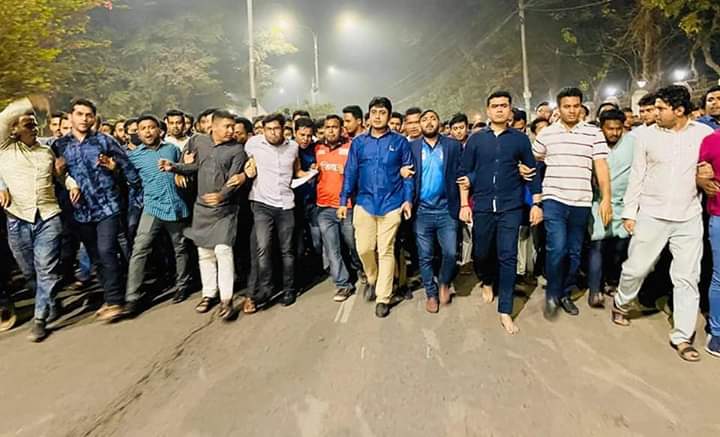 Lekhak_ExGS_BSL's tweet photo. স্বাধীনতাবিরোধী-যুদ্ধাপরাধী-মৌলবাদী জামাত-শিবিরের রাজনীতি নিষিদ্ধ ও ছাত্রলীগ কর্মী রাকিব ও রাসেলের হত্যাকারীদের অনতিবিলম্বে গ্রেফতার ও সর্বোচ্চ শাস্তির দাবিতে বাংলাদেশ ছাত্রলীগের বিক্ষোভ মিছিল ও প্রতিবাদ সমাবেশ।
#bsl https://t.co/puSomZ3NIR