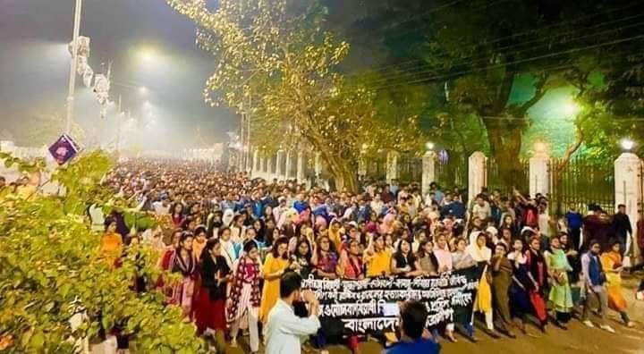 Lekhak_ExGS_BSL's tweet photo. স্বাধীনতাবিরোধী-যুদ্ধাপরাধী-মৌলবাদী জামাত-শিবিরের রাজনীতি নিষিদ্ধ ও ছাত্রলীগ কর্মী রাকিব ও রাসেলের হত্যাকারীদের অনতিবিলম্বে গ্রেফতার ও সর্বোচ্চ শাস্তির দাবিতে বাংলাদেশ ছাত্রলীগের বিক্ষোভ মিছিল ও প্রতিবাদ সমাবেশ।
#bsl https://t.co/puSomZ3NIR