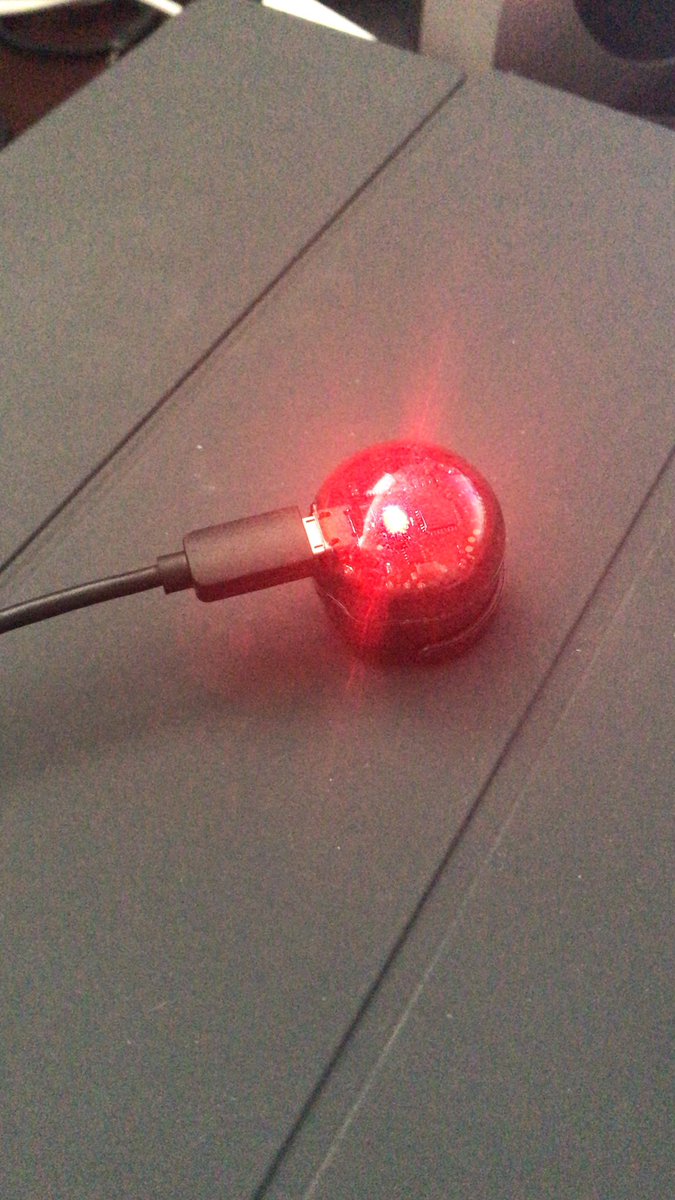 itechAmy_k12's tweet photo. @Ozobot what does a straight red light mean?  Can’t find the manual online.  Tried to call customer service. https://t.co/2j0pzV5GAf