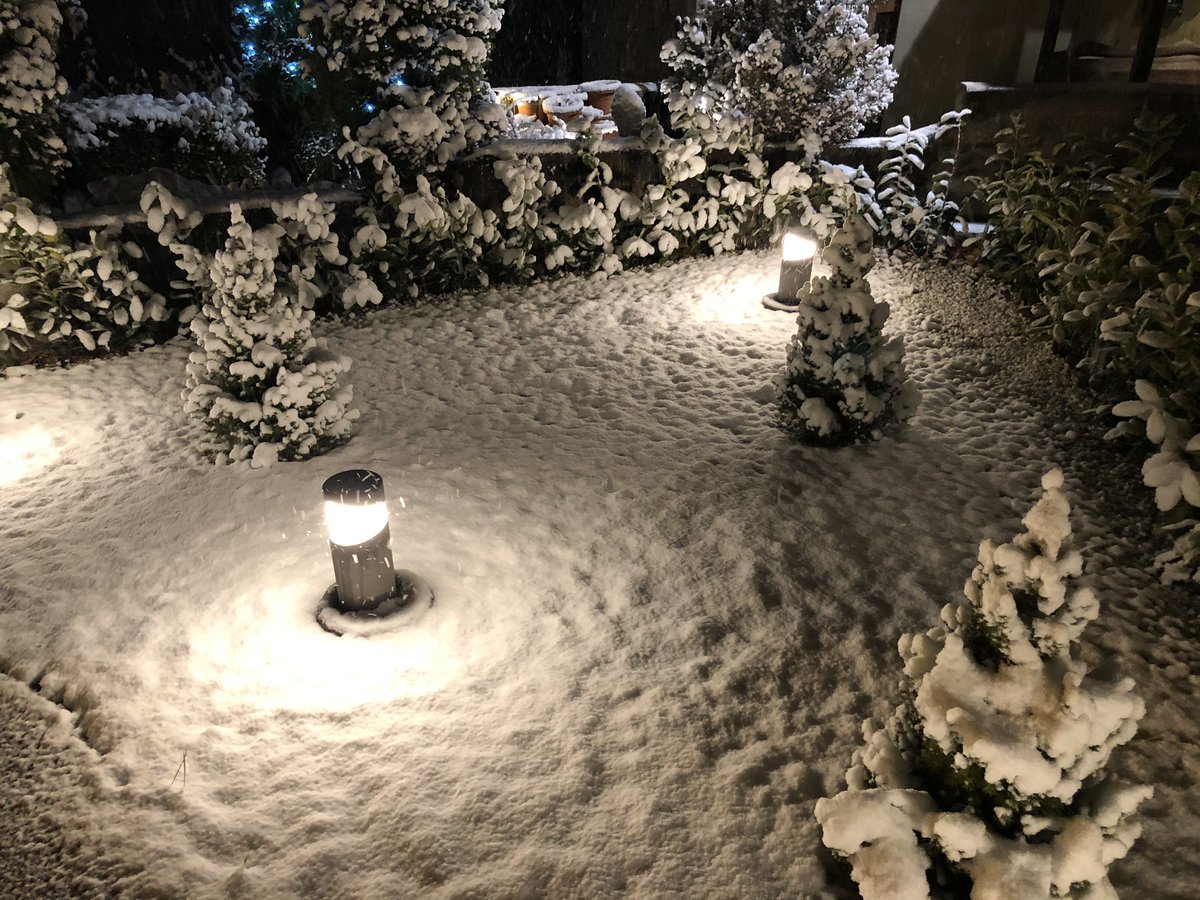 EsquiEscuela's tweet photo. Cualquier jardín ahora mismo en Panticosa😉 y NEVANDO!! ❄️❄️👏 https://t.co/pQpHuR2o4G