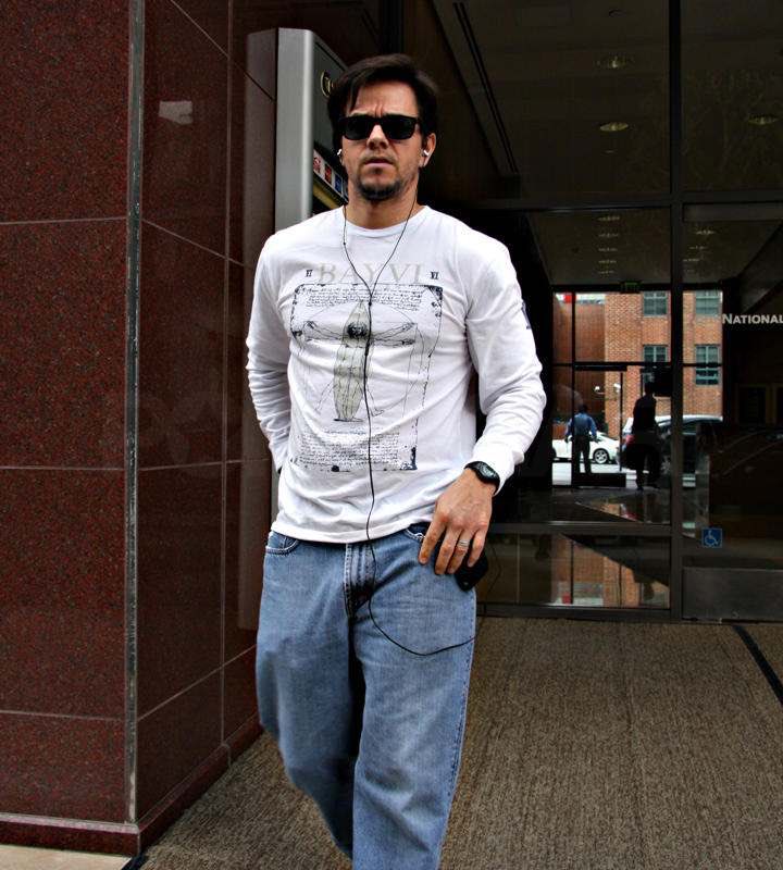 WireHumble's tweet photo. Listen to the best of Marky Mark and the Funky Bunch with your wired headphones today! #WhyAreYouStillUsingAirpods https://t.co/aVXdvvARil