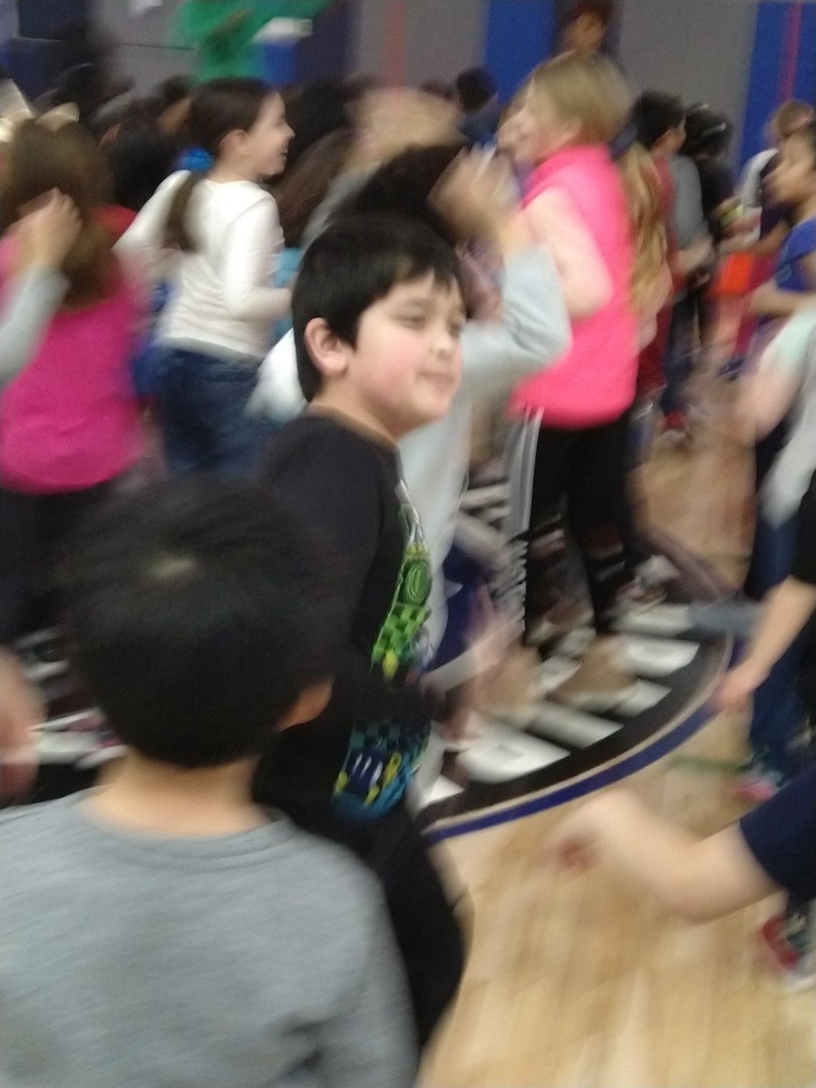 MrsCombs7's tweet photo. Mondays are for DANCE PARTIES in the gym!#NTDSEmpowers @NTDSE https://t.co/mPjYbuTdvP