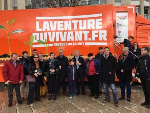 vincon_philippe's tweet photo. Première étape réussie à Chartres  #laventureduvivant Le Tour.

Merci à président du conseil départemental, région, JA, chambre d'agriculture, directeurs du public et du privé, DRAAF.

 Des classes vont se succéder jusqu'à mercredi midi.

Prochaine étape jeudi 5 mars Le Mans. https://t.co/YD6jh6V3Ut