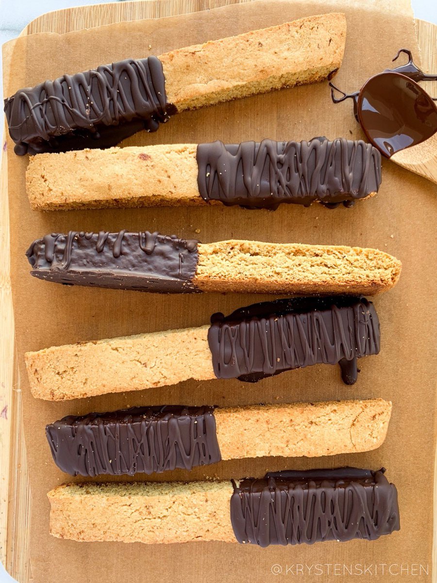 KrystensKitchen's tweet photo. The Best PALEO ALMOND BISCOTTI!
R E C I P E: https://t.co/5L1NxKgeym
#paleo #glutenfree #dairyfree #recipe #krystenskitchen #BeRealEatReal https://t.co/N7s4eSlNwh