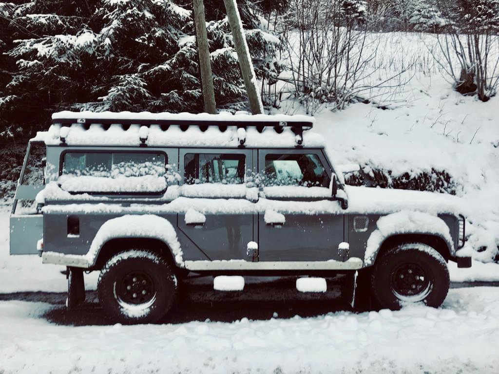 morganjupe's tweet photo. We love our Landies almost as much as we love the snow! 💙❄️ https://t.co/wxD4AzNTs2