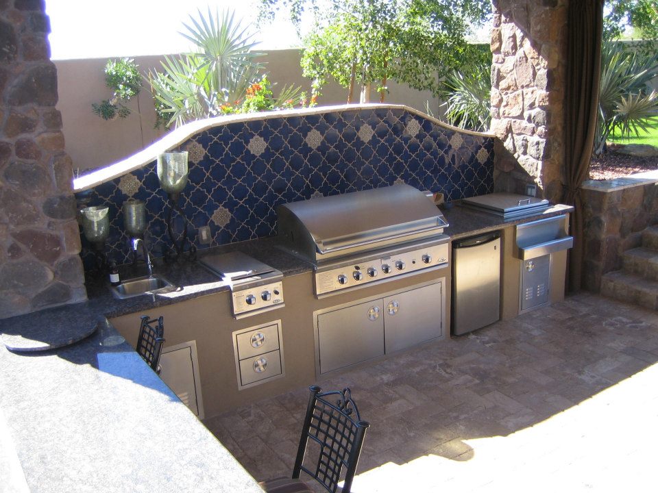 The weather is beautiful here in Arizona and perfect for grilling! We offer fully operational outdoor kitchens designed perfectly to fit your style. #OutdoorKitchen #Arizona