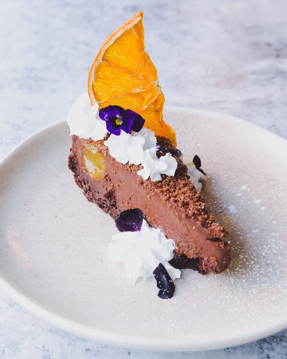unitydiner's tweet photo. ⚡️🍊 UD Chocolate Orange Dream Cake! 🍊⚡️ soft af brownie base with super decadent chocolate & orange moose on top 🔥 + #vegan whipped cream 🤤🖤 #veganlondon #unitydiner https://t.co/ZAHuhXfaGN