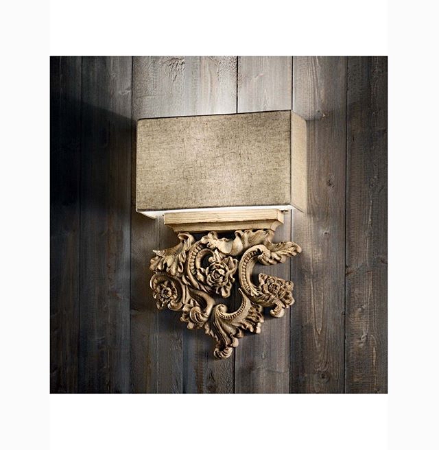 mondoluceit's tweet photo. #applique #classico
Montatura in #resina #lavorata #artigianalmente come fedele riproduzione del #legno #intagliato
#Paralume in lamina di PVC rivestito in #tessuto canvas
#lampada #design #rustico #led
Per info e costi... https://t.co/Lky1QuNOUK https://t.co/ECcjwaJsbT