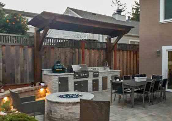 uokitchen's tweet photo. When this is your backyard paradise, there really is no place like home. https://t.co/3tmIl5cAe4 #backyardparadise #backyard #outdoorkitchen https://t.co/5raDSxKard