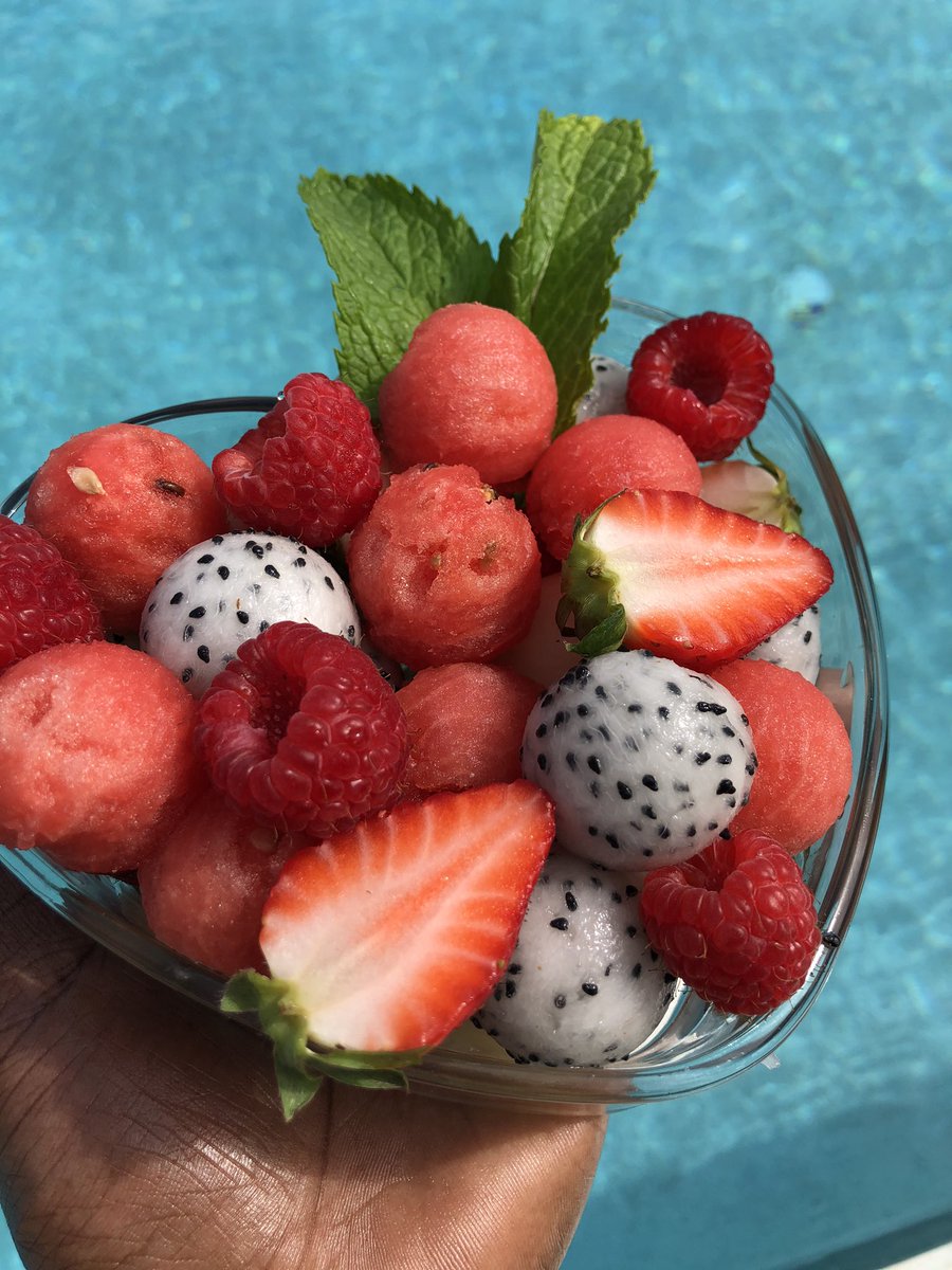 KevinLiberus18's tweet photo. love when she smd without asking... #heart #melonballer #kevinsmarket https://t.co/hp4RUYEzC2