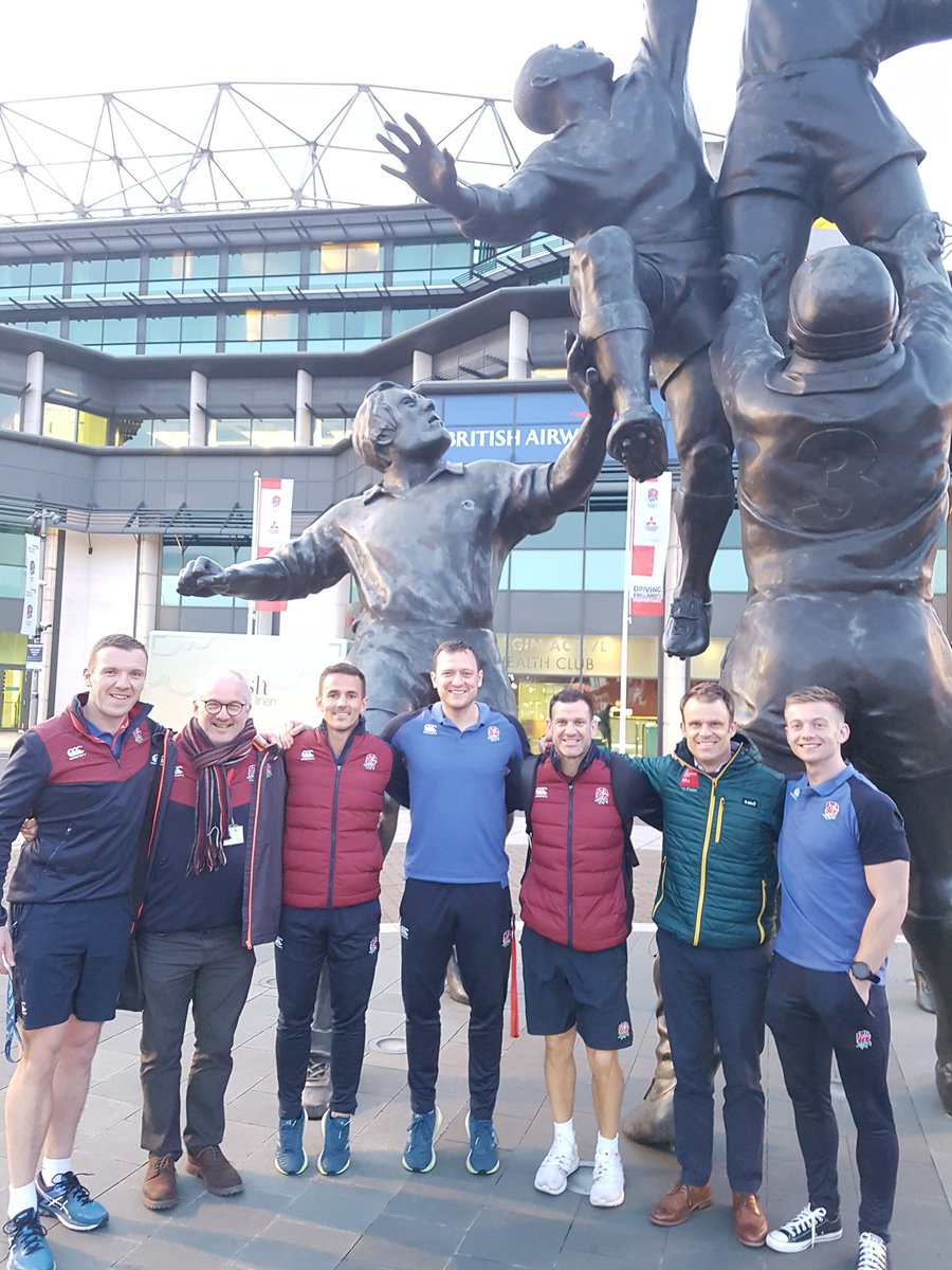pgarnerski's tweet photo. Thank you to Chris White for inviting me to share research and talk professional development with @premrugby referees including a number of @UoGAlumni #highperformingpeople https://t.co/NB1hM107Ix