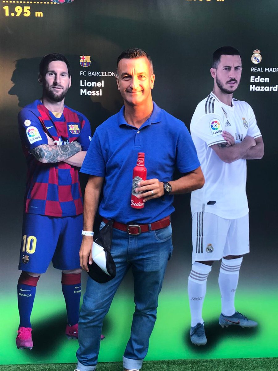 radiofuria's tweet photo. Gran evento de @LaLiga en #BuenosAires celebrando el #Clasico #RealMadridBarcelona
#mobydeck @marctarradas https://t.co/veXbZ6E1OP