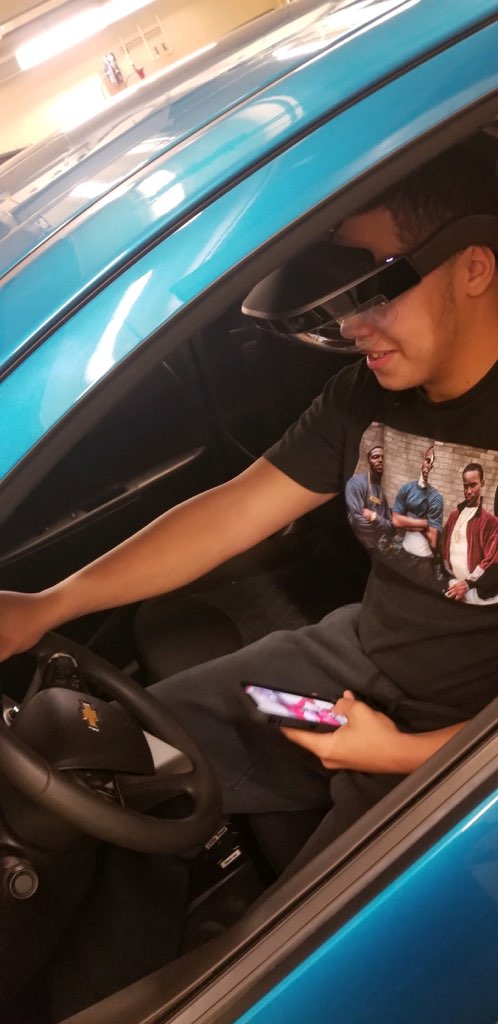 PEERSFdn's tweet photo. Thank you to @WaiteHigh for allowing PEERS and @GM  to share #ARDDES with your students today! Students signed the pledge to avoid distractions while driving, after experiencing this eye opening program. https://t.co/5E5qdBxnKy
