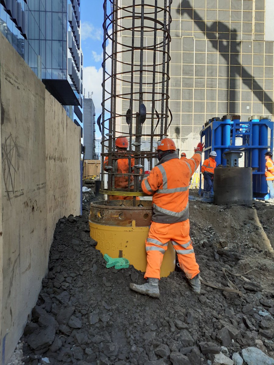 thedodd26's tweet photo. 1st Pile going into 20 Ropemaker street. Should be exciting projects! https://t.co/7o2kn4UWw6