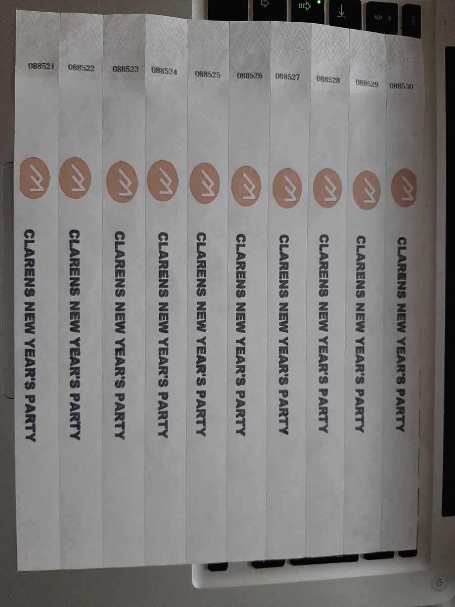 DWELLAS's tweet photo. I sell wristbands at an affordable price. Event Organizers let me secure your event. 
You don't have to worry I deliver to your doorstep within 2 to 3 days.

Promotion prices ends today. 

 https://t.co/icq1sgw5MB

#WednesdayMotivation
