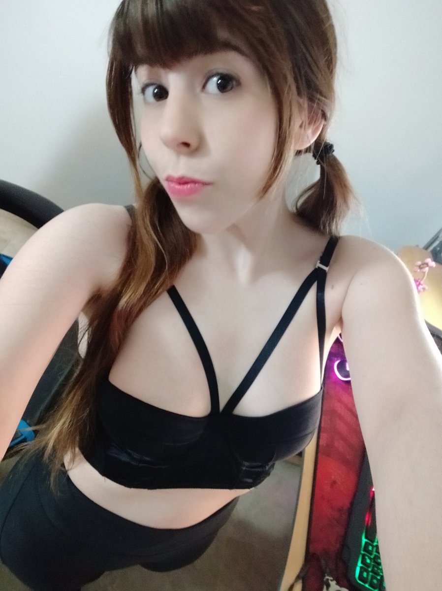 Lista para echar el ratito!! 😜😜 
Me acompañas? chicaswebcameroticas.portalwebcam.com/ficha/rena-rei…
<a href="/EstudiosCima/">EstudiosCima (+18 )</a> <a href="/chicaswebcamero/">Chicaswebcameroticas</a>