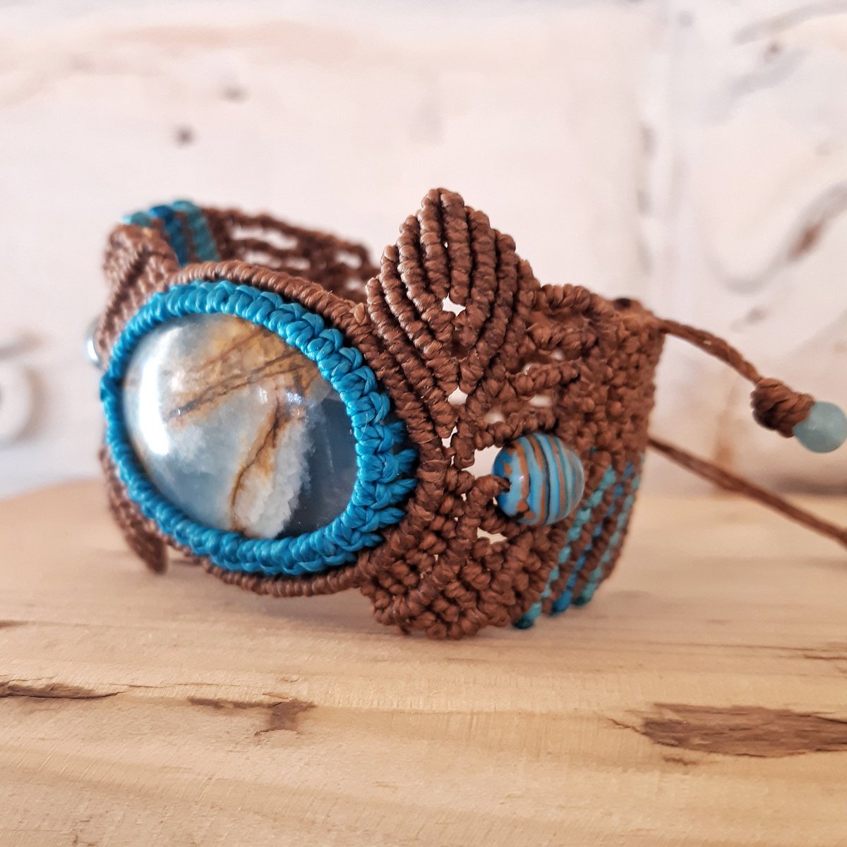 macrameandino's tweet photo. Pulseras con piedras naturales 🌾#sanpedrodeatacama #chileandesign #macramebracelet #desertinspiration #handmadejewelry https://t.co/PdlHm24skk
