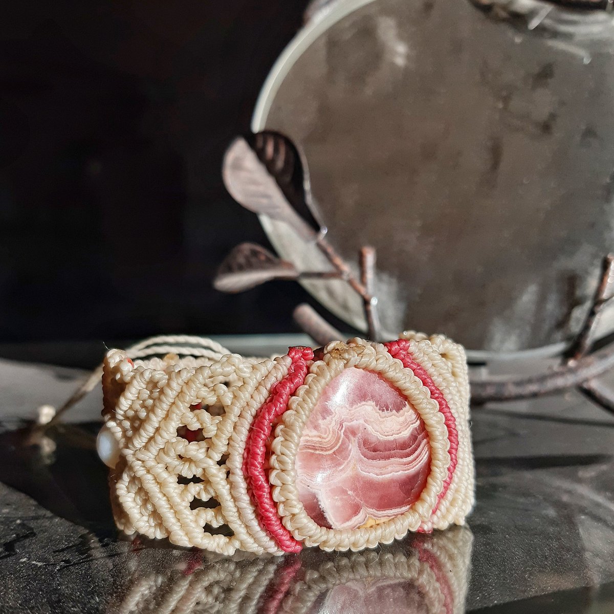 macrameandino's tweet photo. Pulseras con piedras naturales 🌾#sanpedrodeatacama #chileandesign #macramebracelet #desertinspiration #handmadejewelry https://t.co/PdlHm24skk