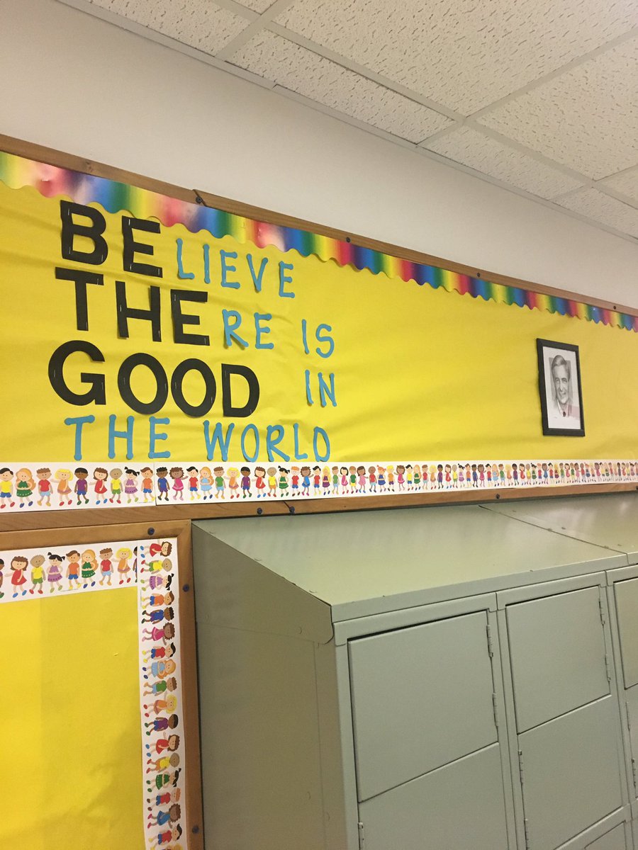 WTPrincipalD93's tweet photo. Staff and students did an amazing job preparing our BGS Neighborhood for @lafcreative Excited to see Luke Flowers speak and demonstrate with us all. #bgsswimstogether #bgsfoxes115 @Scholastic @Mrs_McHugh @sarahlibbgs @Yorkville115 https://t.co/yrJ4f1Pss3