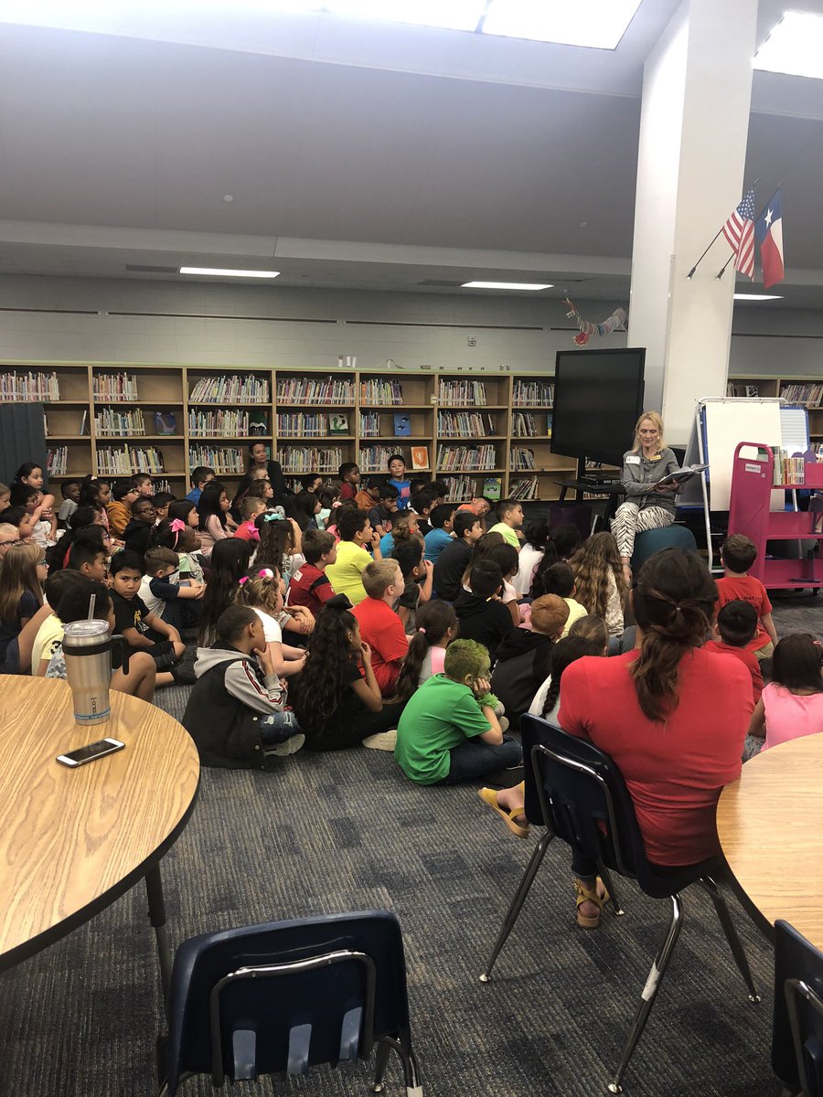 Mrs. Reitmeier, from the Klein ISD board of trustees, came to read to our second graders for Read Across America week!! <a href="/KohrvilleLib/">Kohrville Library</a> <a href="/KohrvilleKISD/">Kohrville Elementary</a>