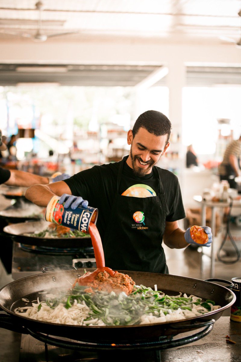 WCKitchen's tweet photo. After we served 400K meals to families in Puerto Rico, shelters have closed and we're now wrapping up relief operations. WCK remains committed to our partner farms &amp; food producers working to strengthen the island's food system. #ChefsForPuertoRico https://t.co/OcqGz5MjKy