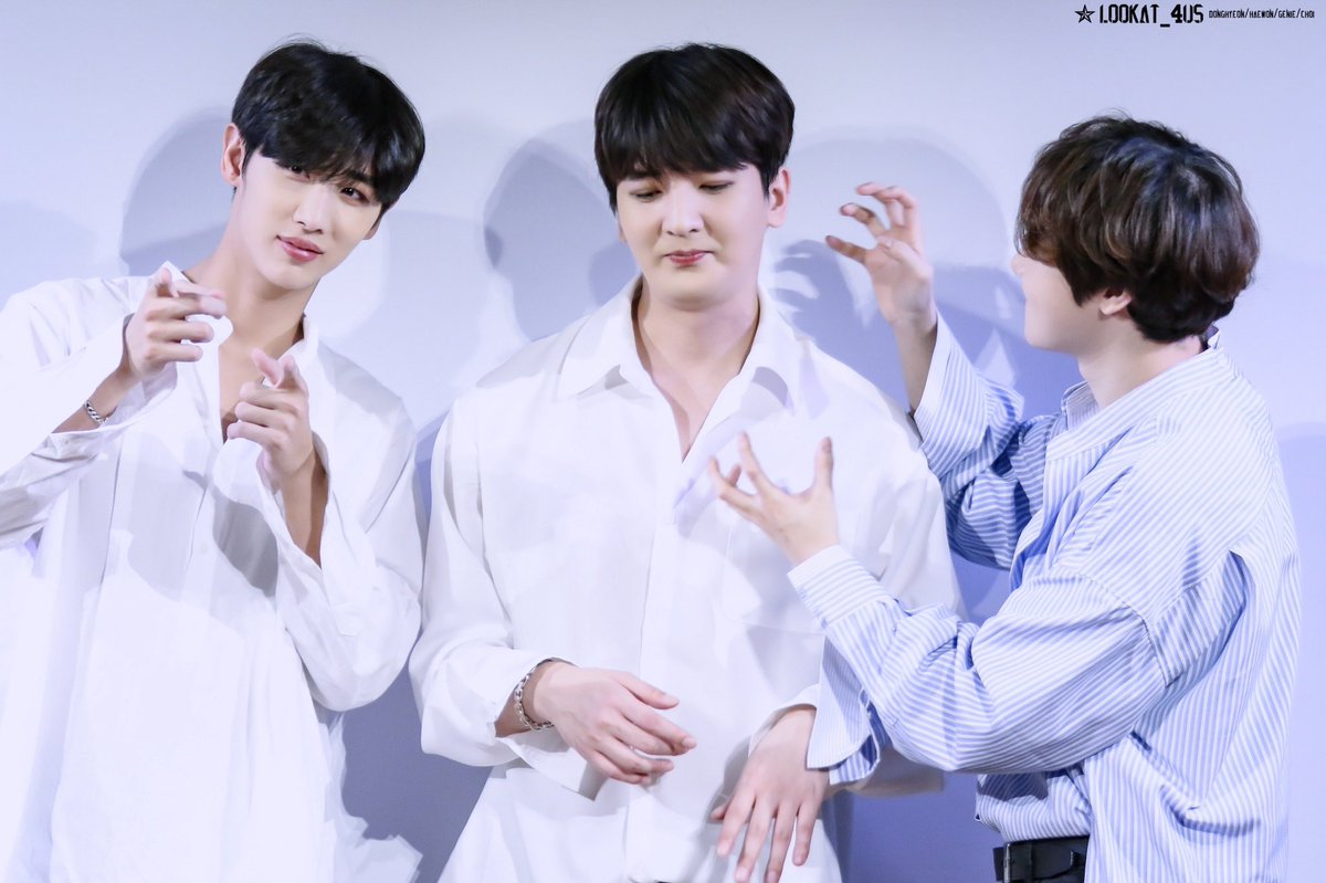 Lookat_4us's tweet photo. 20200229 1부
LU4US LIVE CONCERT
📍HARMONIC HALL 

#LU4US #LUKUS #루커스 #동현 #donghyeon #이동현 #ドンヒョン #해원 #정해원 #haewon #ヘウォン #CHOI #초이 #チョイ #석훈 #최석훈 #seokhun https://t.co/H4HZbILvzN