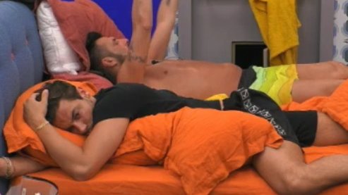 Iperborea2's tweet photo. Andrea Denver, sei un meme pazzesco

#GFVIP https://t.co/Twrcv52RKb