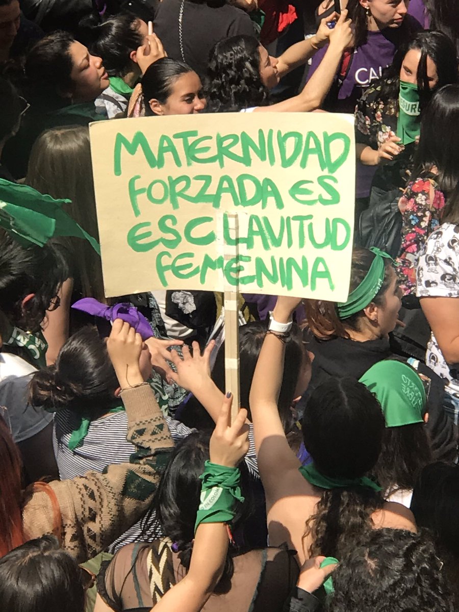 samuelangel's tweet photo. #VerguenzaArgumentativa Los argumentos progresistas se caen de su propio peso, ¿el hecho de que una mujer quede embarazada es “maternidad forzada”? Si una mujer queda embarazada esa es su decisión. Es decir, se es “libre para abortar”, pero no para embarazarse. Es adoctrinamiento https://t.co/tWXLJsGm4e