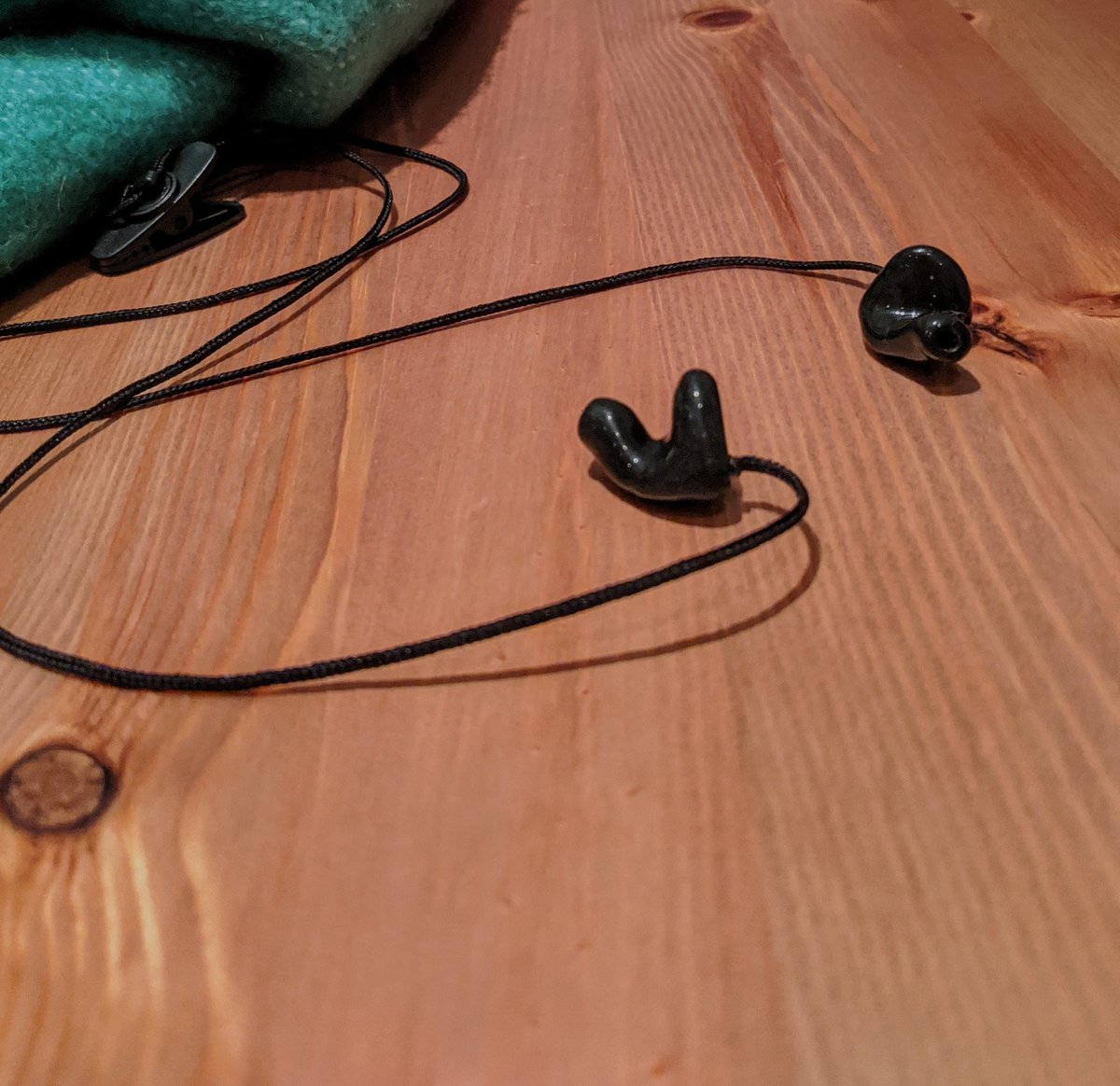 LouiseGregg7's tweet photo. This weekend's house renovations were sponsored by old #nordoffrobbins t-shirts (represeeeeent ✊🏼) and my #hearformusicians earplugs .. the most random but most vital use of them yet I think! #renovation https://t.co/9HLmCopUyV