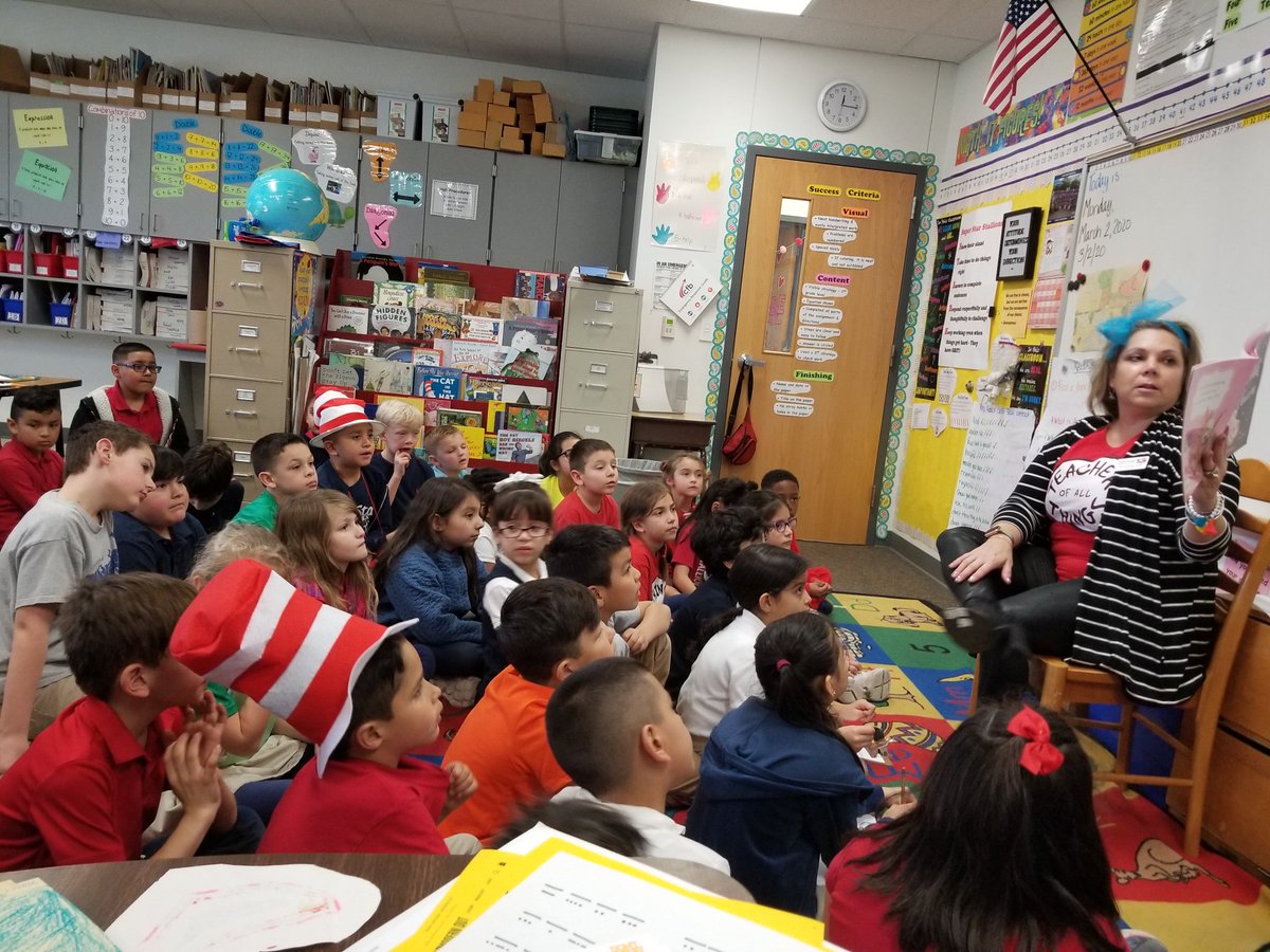2ndKeene's tweet photo. A great afternoon crew of readers for #ReadAcrossAmericaDay! Thank you to @estradac_cfb @feliciawhiz and Mrs. Hernandez for reading to us today! @StarkPrincipal #celebratestark #cfbmatterstome https://t.co/AiRVOtQF95