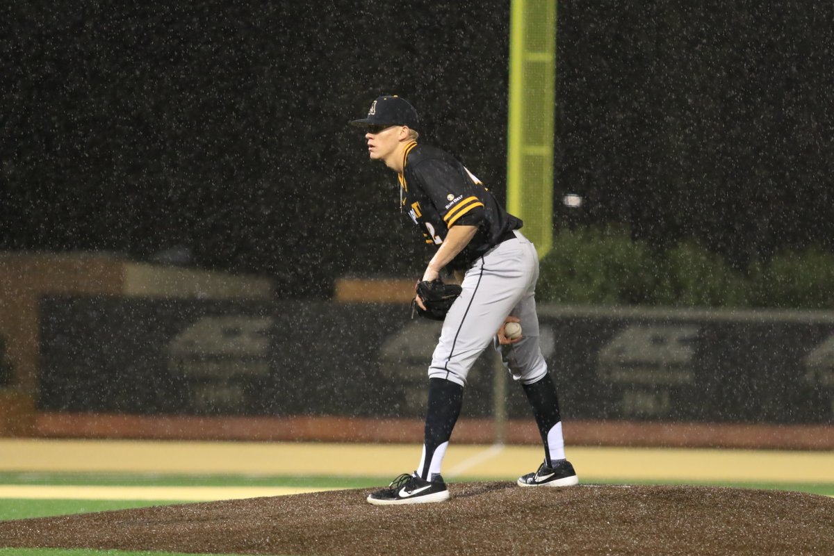AppBaseball's tweet photo. Hartman brought the heat last week 🔥

3️⃣ appearances
1️⃣0️⃣ Ks in 4.0 scoreless IP
☝️ win &amp; ☝️ save

#GoApp https://t.co/EpStcj63ZC