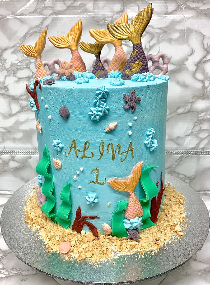 🧜‍♀️ Under the sea... • Chocolate and Ferrero Rocher cake •
•
•
•
#ombrecake #dripcake #delicious #bakery #cakedecorating #cakesofinstagram #cake #buttercream #buttercreamcake #homemade #homebaker #homebaking #birthdaycake #swissmeringuebuttercream #mermaid #mermaidcake