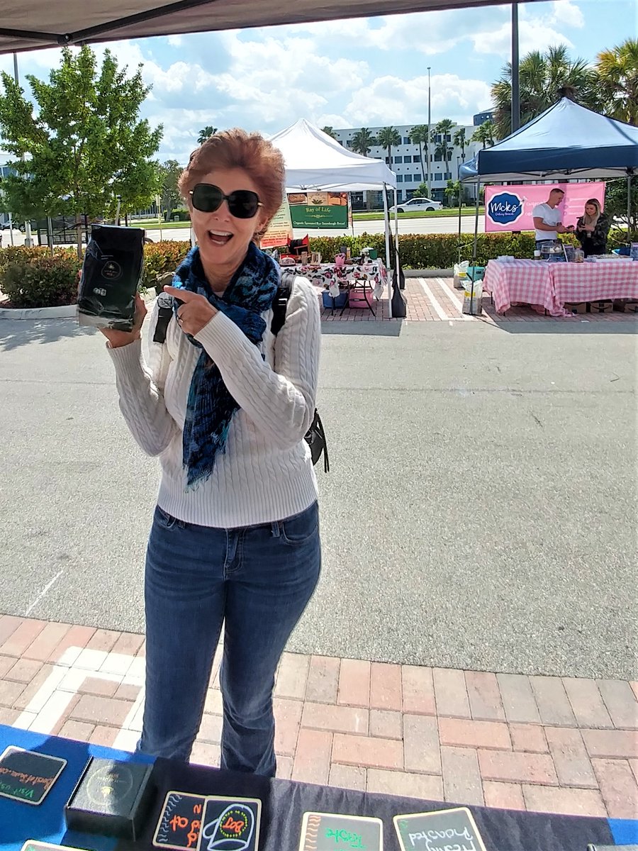 burstofjava's tweet photo. Burst of java at the green market providing healthy coffee to coffee lover!! #delicious Thank you!!
#greenmarket #coffeelover #burstofjava #thankyou β in Pompano Beach, Florida. https://t.co/f2mLfnIVEs