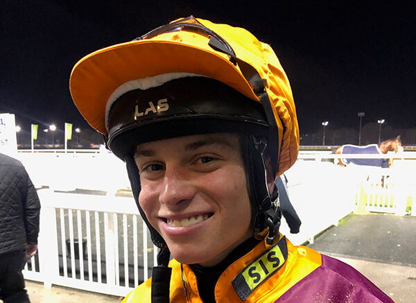 pigeon_island's tweet photo. No pressure for a sixth winner...

7.45 @WolvesRaces is a very tricky puzzle to solve but i'll stick with top weight under leading hotshot apprentice find of the winter @GeorgeRooke6 aboard BOWLING RUSSIAN 4/1 to follow up their Lingfield win a fortnight ago

VAN DIJK for ew play https://t.co/6ItmIQZe09