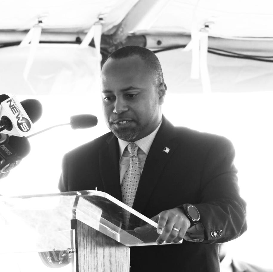 KwasiThompson's tweet photo. A good day for Grand Bahama. Heads of Agreement and Purchase and Sales Agreement signing for New Grand Lucayan Project and New Cruise Port Project for #GrandBahama.@RoyalCaribbean https://t.co/0EZ8x1HzfO