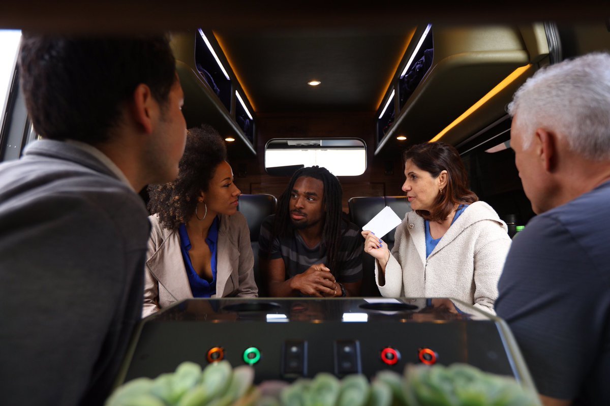 colorspacevan's tweet photo. Who doesn’t love #MondayMeetings? When you have motorized #RecliningSeats, fold out desks, and a fridge with complimentary beverages, what’s not to like? Take your #production to the next level with COLORSPACE. https://t.co/Mu5GN9XtFS https://t.co/ICNduxPlXQ