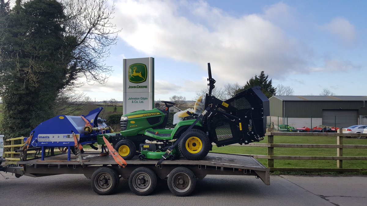 RickyNei11's tweet photo. Nice way to start the week! A new @JohnDeere X950R high tip and a @CampeyImants Shockwave 155 to a local Gaelic club. Call, email or DM to discuss your club's needs.

@greenkeepingire @PitchcareIRE @boshaughnessy2 @NissanUK https://t.co/776qhUeNLU