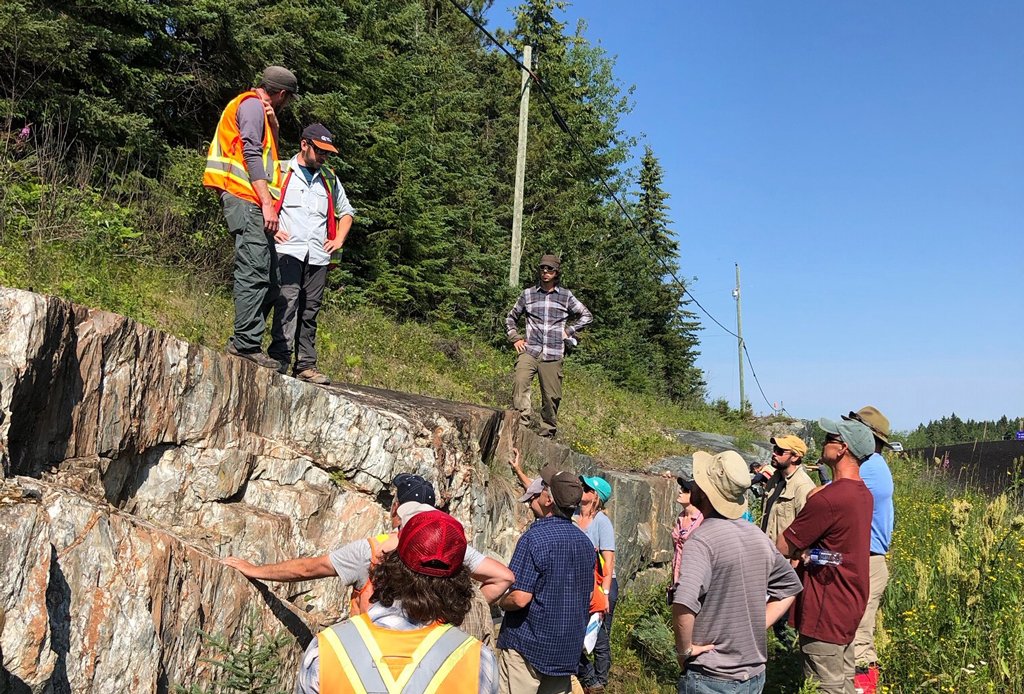 ONgeologie's tweet photo. SVQ notre Programme des géologues résidents compte des géologues à l’échelle de l’Ontario, prêts à offrir des consultations et des conseils? Venez jaser avec nous au congrès de l’#ACPE2020 (stand 637) ou communiquez avec le bureau de votre région : https://t.co/tvUaOKWxeM https://t.co/RJn3PQ6ONu