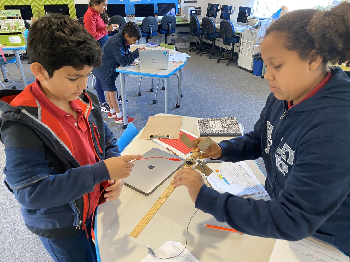carriewillis18's tweet photo. As part of our #SharingThePlanet @ibpyp unit on alternative energy, the #4thgrade read the book The Boy Who Harnessed the Wind, and designed wind turbines and measured the energy they produced.  
#STEAM #STEM #STEAMLab #STEAMLit https://t.co/lY3ZkPLFiR