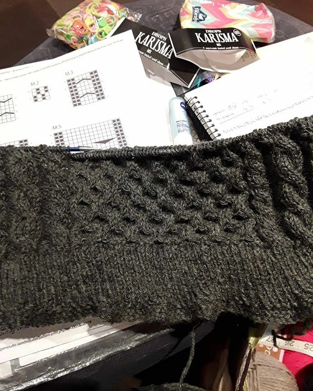 knittingtopia's tweet photo. Mens jumper on the needles tonight. Pattern by @dropsdesign, yarn Drops Karisma, needles Knit pro zing circular
#knitting #knittingproject #knitspiration #handknits #handknitted #drops #dropsfan #dropskarisma #knitpro #knitprozing #knitprozingcirculars … https://t.co/aedxrDSHPD https://t.co/x0CTFdHtQV