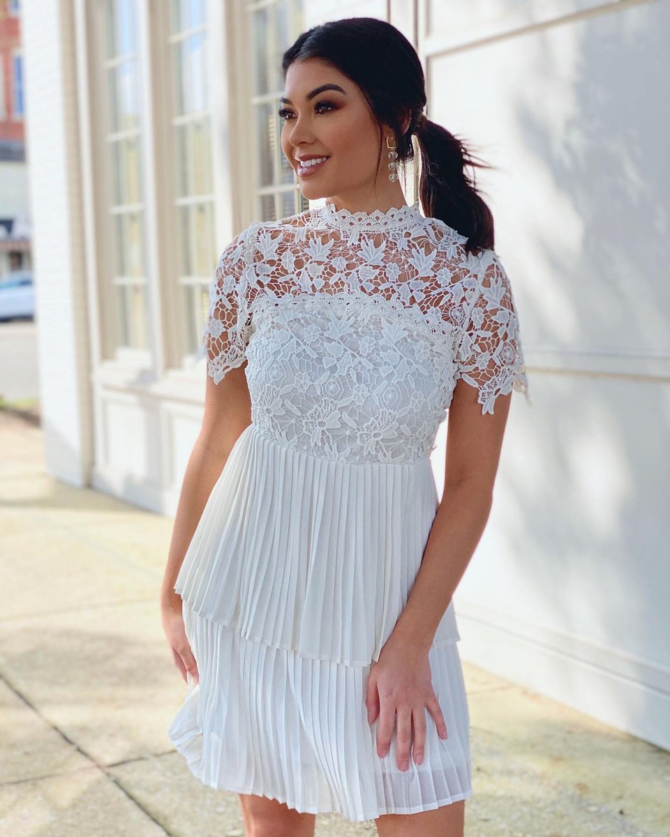 AZWELLinBAMA's tweet photo. all 𝐖𝐇𝐈𝐓𝐄 mood 🤩

#ootd #romantic #littlewhitedress #lwd #girly #rehearsaldinner #bridalluncheon #weddingvibes https://t.co/1hbJrBGYT8