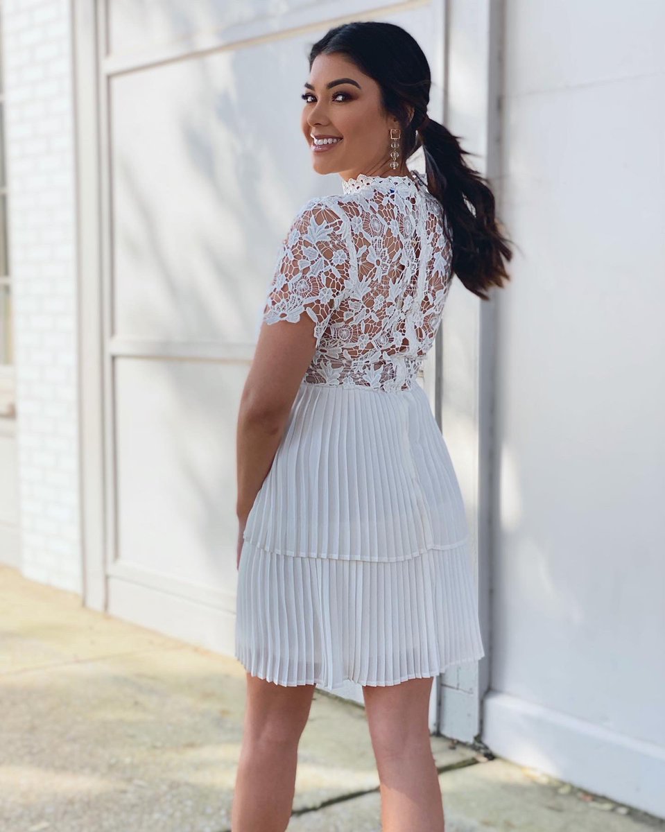 AZWELLinBAMA's tweet photo. all 𝐖𝐇𝐈𝐓𝐄 mood 🤩

#ootd #romantic #littlewhitedress #lwd #girly #rehearsaldinner #bridalluncheon #weddingvibes https://t.co/1hbJrBGYT8